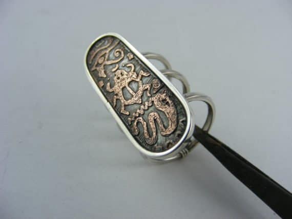 Egyptian Ring, inel argint 925 cu o caseta din cupru pur cu simboluri egiptene Scarabeu, Sarpe, Ochiul lui Horus