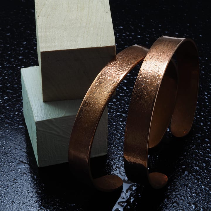 Bratari Cupru Set de doua bratari din cupru de puritate mare gen bangle, lucrate manual cu design clasic.Bratari personalizate.