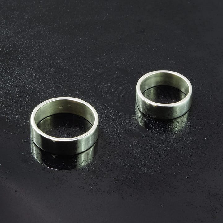 Verighete argint 925, clasice, realizate manual cu finisaj lucios. Verighete unicat realizate in atelierul personal din Bucuresti