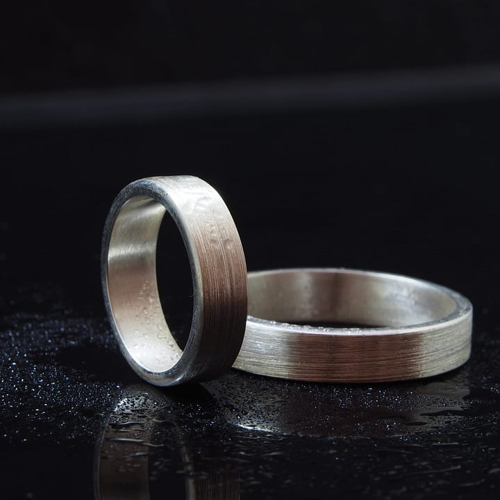 Verighete din argint Bruise lucrate manual cu finisaj scratched, model simplu foarte confortabil.