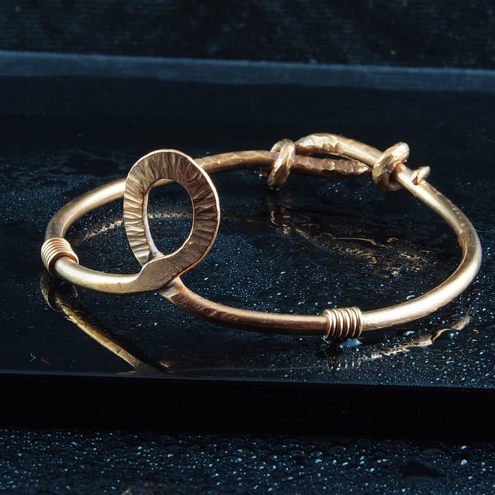Copper Bangle Africa, lucrata manual din cupru de puritate mare, de inspiratie africana.