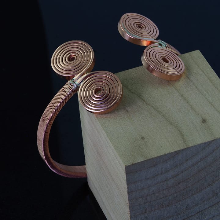 Bratara din cupru Romana, lucrata din cupru de puritate mare cu spirale romane.