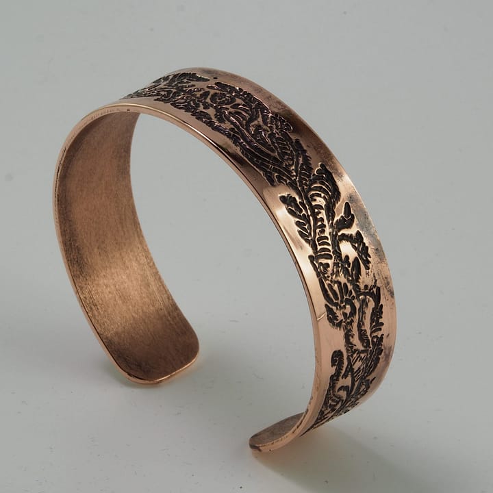 Bratara cupru handmade, unicat, realizata manual din cupru si gravata chimic cu motive florale, bratara reglabila cupru