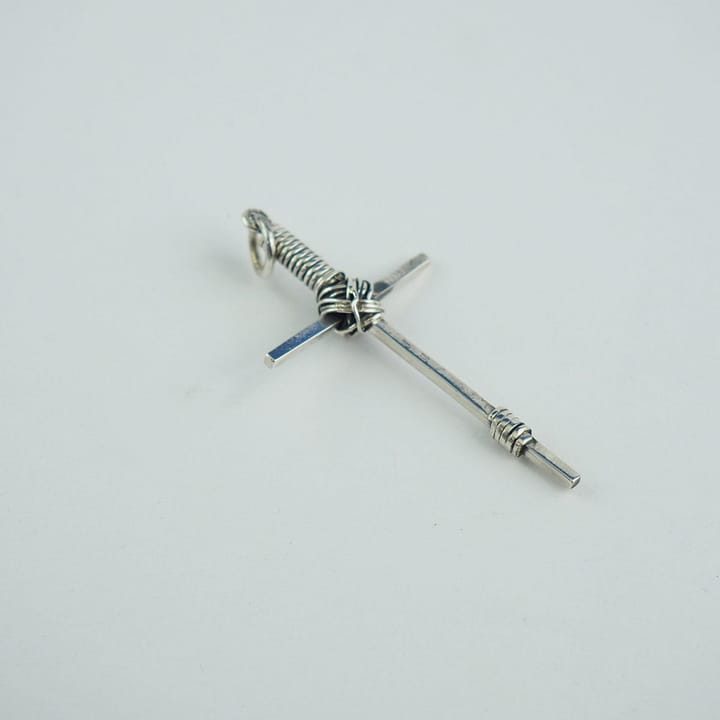 Pandantiv Cruce Argint Twist Knot din argint 925, handmade.