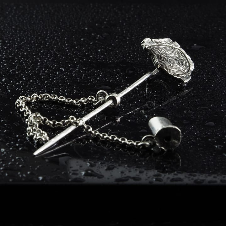 Épingle à cravate en argent gravé